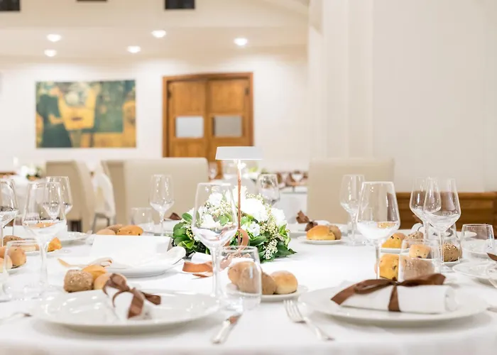 Relais Porta Del Sud 4* אוסטוני