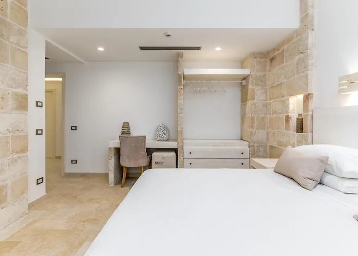 Relais Porta Del Sud 4* אוסטוני